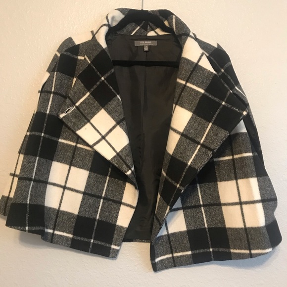 Lisa Rinna Collection Black & White Plaid Cape - Picture 2 of 4